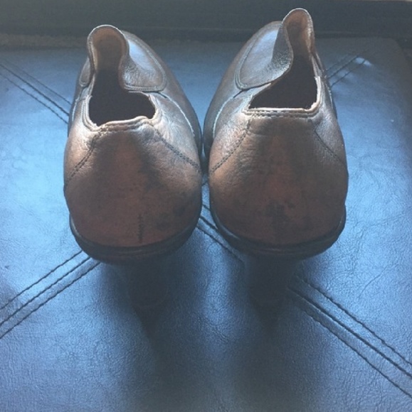 Shoes - Picture 2 of 4